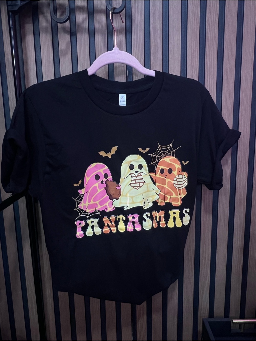 Black 'PANTASMAS' Halloween Graphic Tee - Cute Ghosts